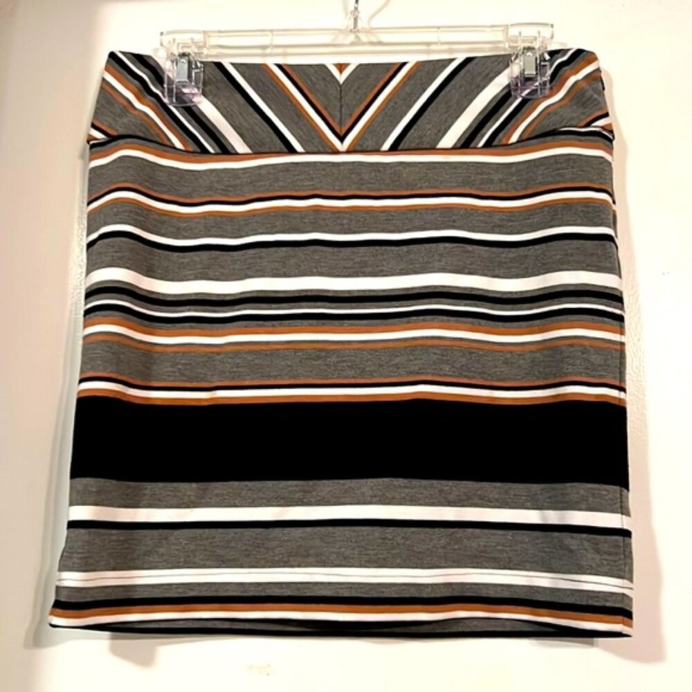 Concepts Club mini skirt for wome with a side zipper. Size XS